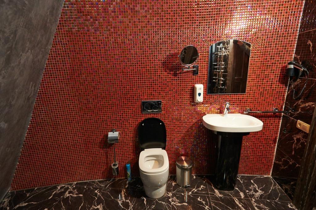 Charivna Taistra Bed & Breakfast Brovary Ngoại thất bức ảnh