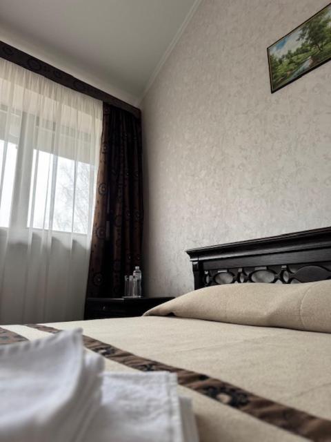 Charivna Taistra Bed & Breakfast Brovary Ngoại thất bức ảnh