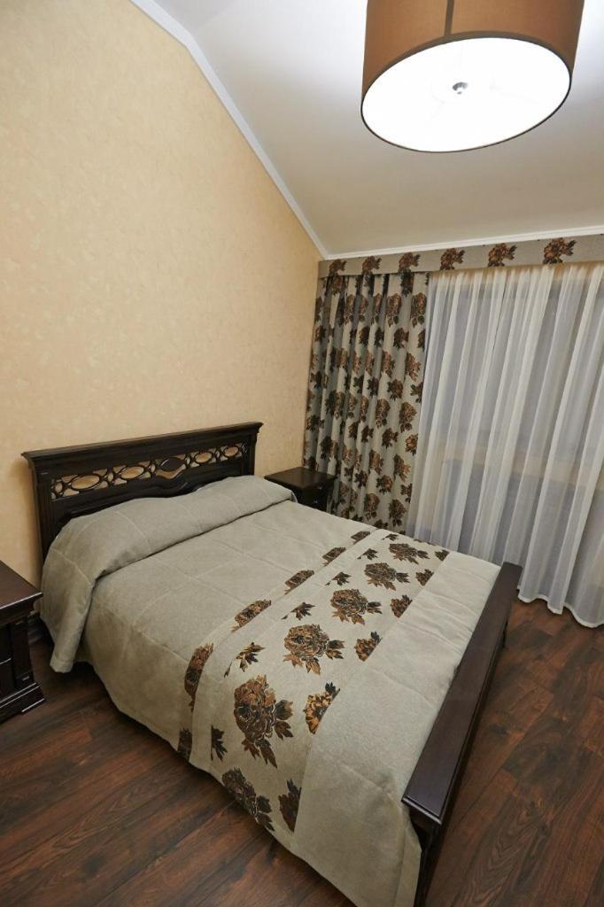 Charivna Taistra Bed & Breakfast Brovary Ngoại thất bức ảnh