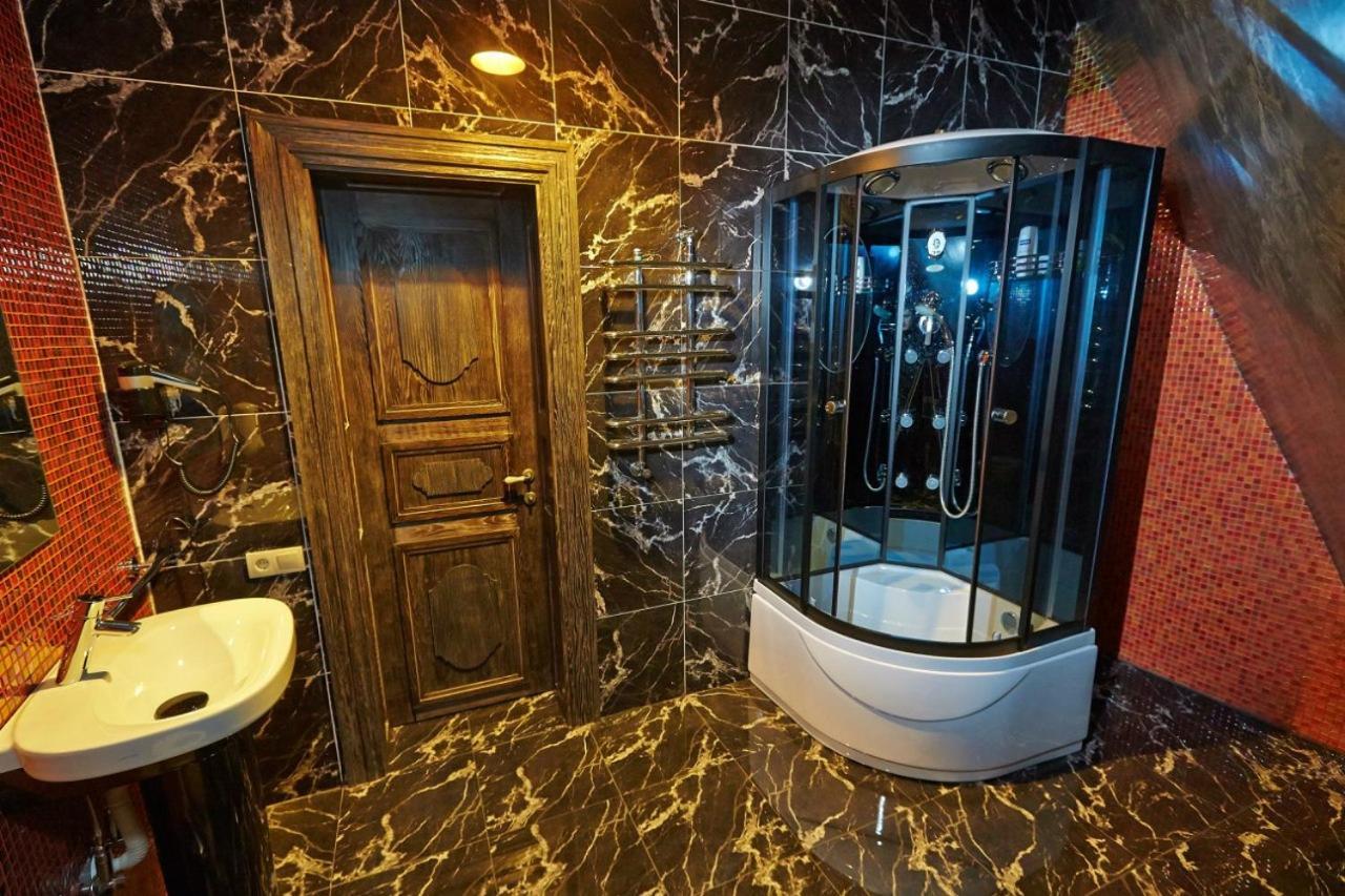 Charivna Taistra Bed & Breakfast Brovary Ngoại thất bức ảnh
