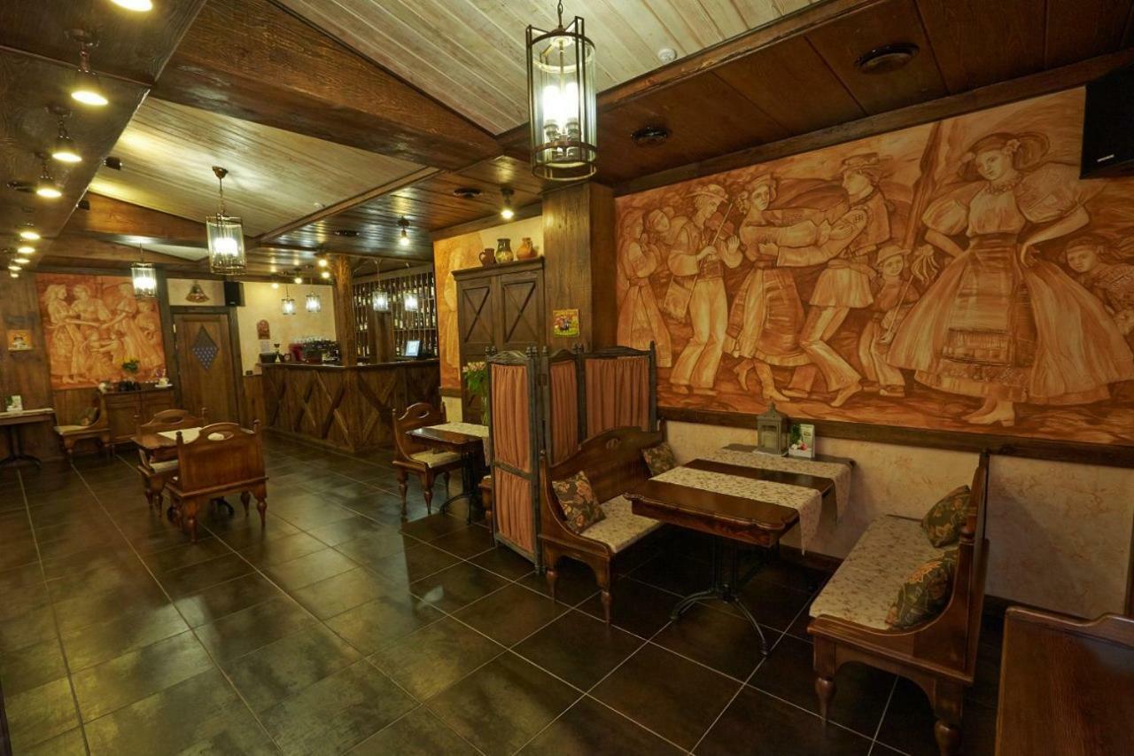 Charivna Taistra Bed & Breakfast Brovary Ngoại thất bức ảnh